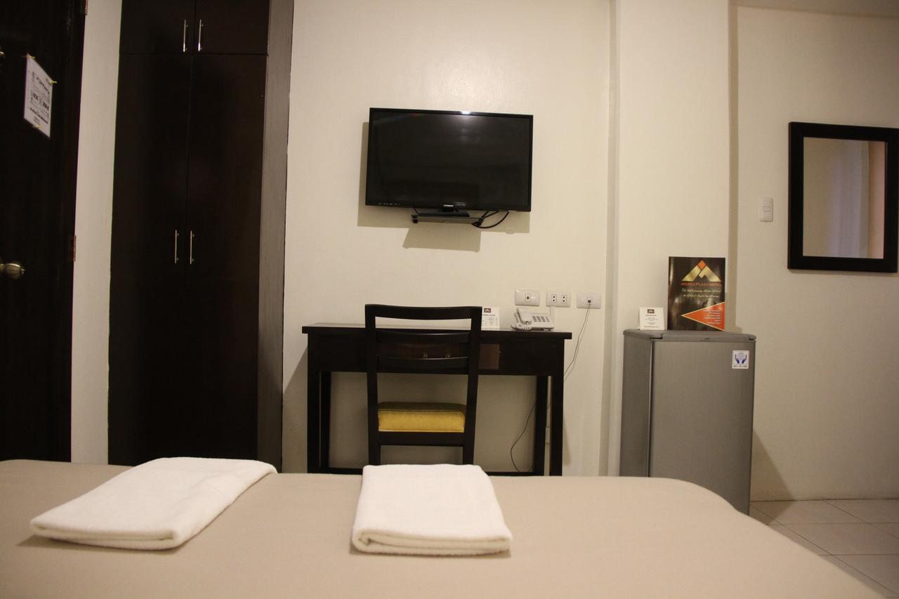 Imerex Plaza Hotel Анхелес Екстериор снимка