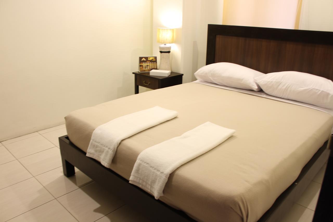 Imerex Plaza Hotel Анхелес Екстериор снимка