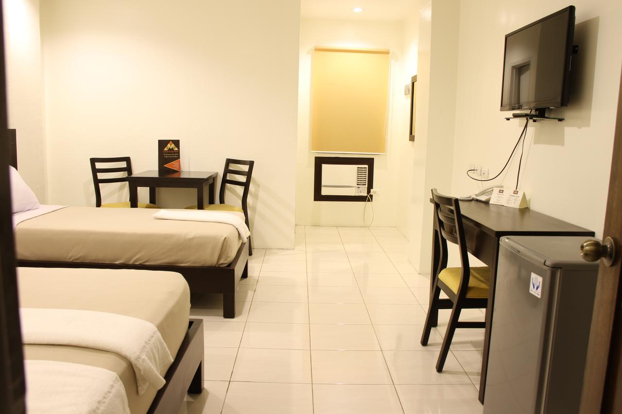 Imerex Plaza Hotel Анхелес Екстериор снимка