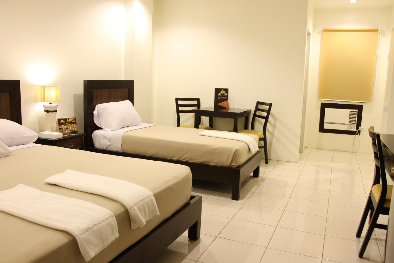 Imerex Plaza Hotel Анхелес Екстериор снимка