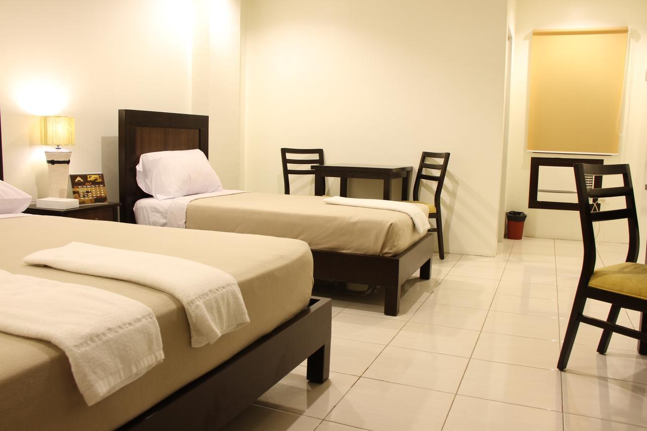 Imerex Plaza Hotel Анхелес Екстериор снимка