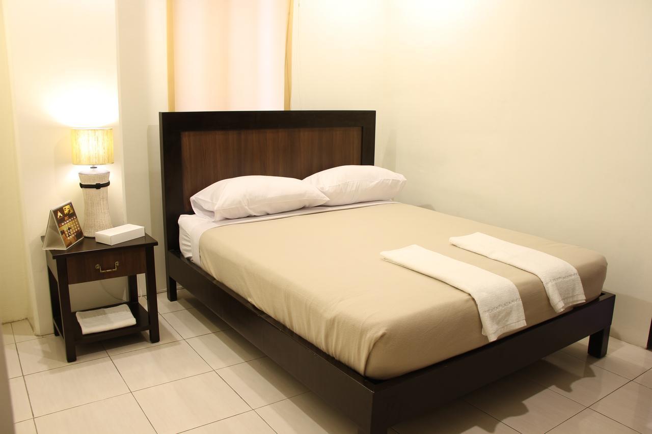 Imerex Plaza Hotel Анхелес Екстериор снимка