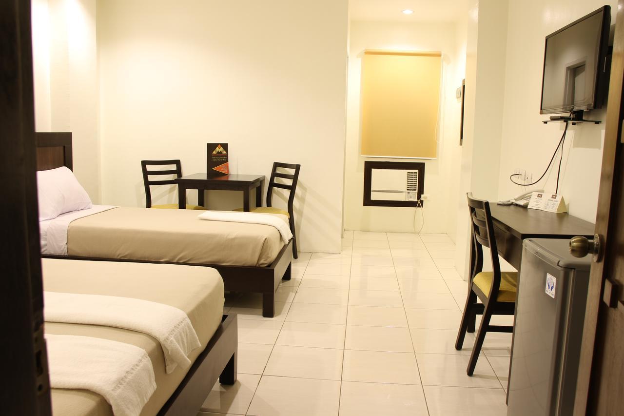 Imerex Plaza Hotel Анхелес Екстериор снимка